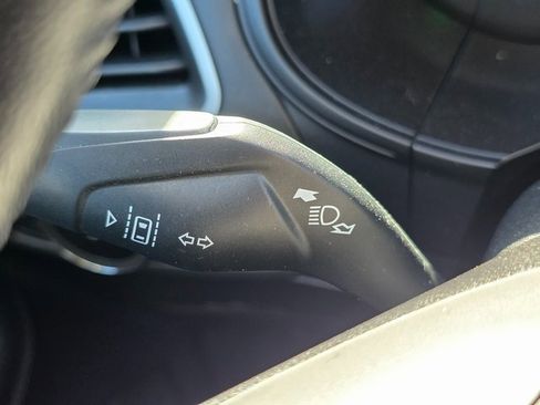 Used 2023 Ford Edge SEL image 36