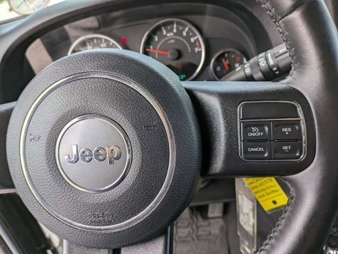 Certified 2018 Jeep Wrangler Sport AWD/4WD image 17