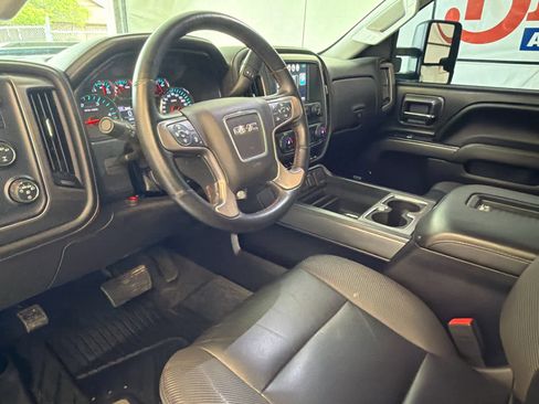 Used 2018 GMC Sierra 2500 SLT w/ Duramax Plus Package AWD/4WD image 15