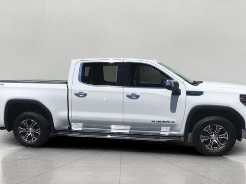 Certified 2025 GMC Sierra 1500 SLT w/ SLT Convenience Package AWD/4WD image 4