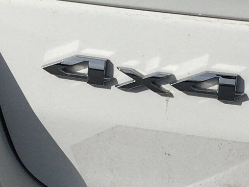 Used 2023 Jeep Grand Cherokee Limited image 10