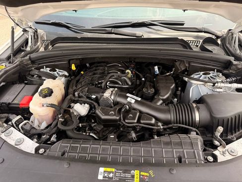 Used 2024 Jeep Grand Cherokee Limited w/ Luxury Tech Group II AWD/4WD image 16