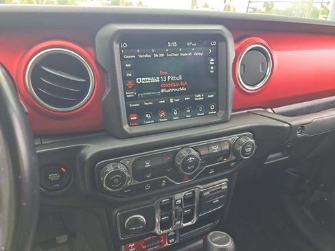 Certified 2022 Jeep Gladiator Rubicon w/ LED Lighting Group AWD/4WD image 5