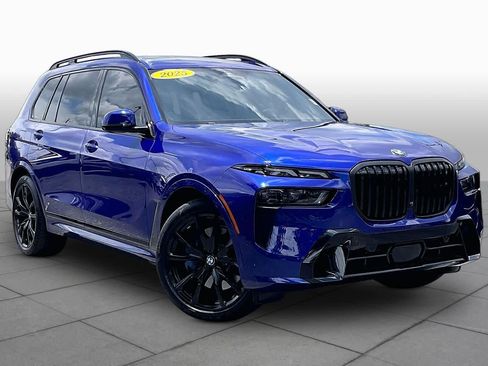 Used 2025 BMW X7 xDrive40i AWD/4WD image 3