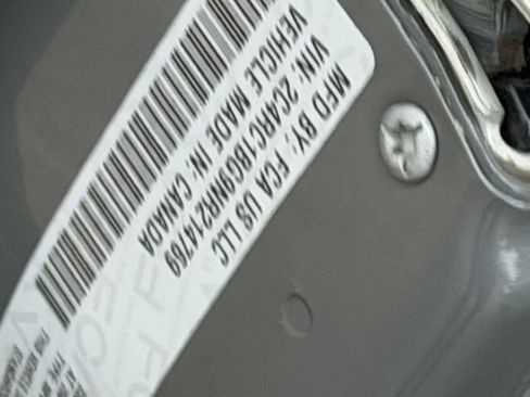 Used 2022 Chrysler Pacifica Touring-L FWD image 10