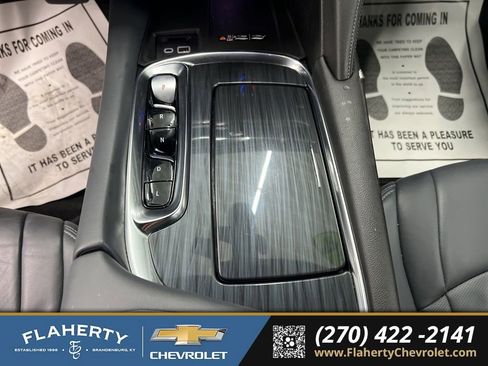 Used 2024 Buick Enclave Premium image 32