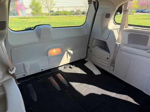 Used 2013 Dodge Grand Caravan SXT w/ Entertainment Group 1 FWD image 26