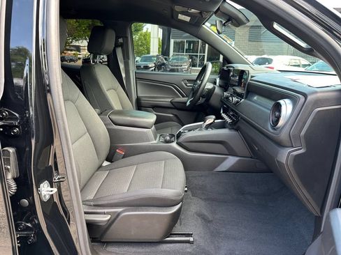 Used 2023 Chevrolet Colorado LT AWD/4WD image 37