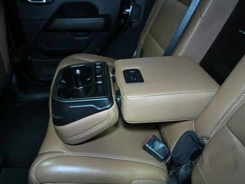 Used 2020 Jeep Wrangler Unlimited Sahara image 55