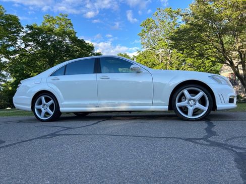 Used 2009 Mercedes-Benz S 550 4MATIC image 3