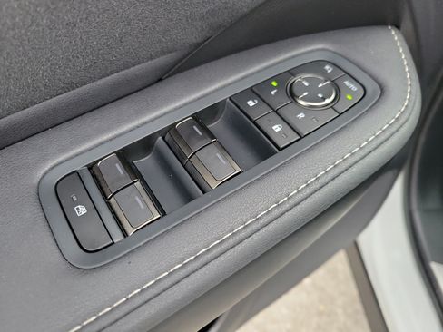 Used 2025 Lexus TX 500h AWD w/ Technology Package image 24