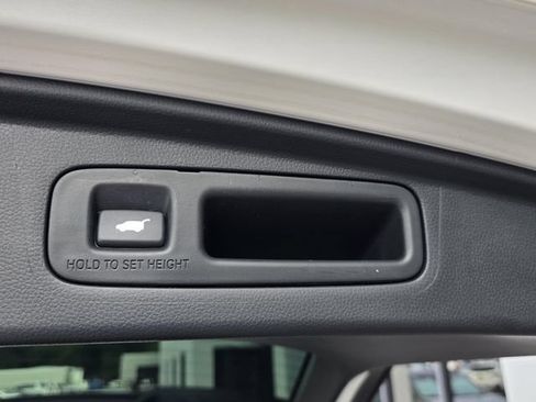 Used 2025 Honda CR-V EX-L image 12