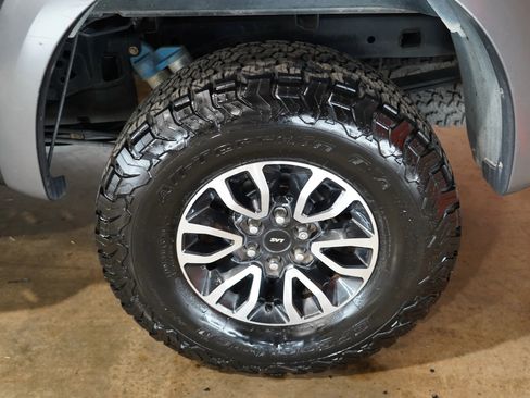 Used 2013 Ford F150 Raptor w/ Luxury Equipment Group image 66