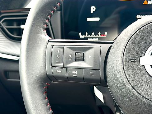 New 2026 Nissan Kicks SR w/ Cold Weather Package FWD image 19