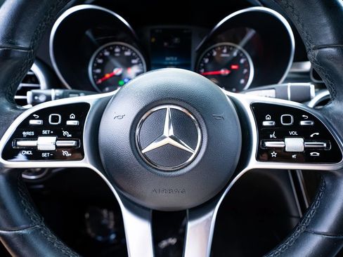 Used 2021 Mercedes-Benz GLC 300 4MATIC w/ Premium Package image 32