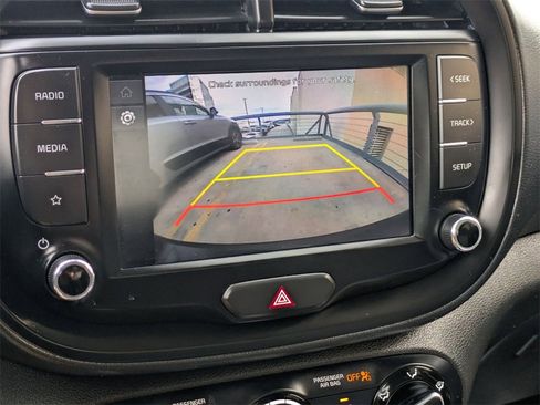 Used 2024 Kia Soul LX w/ Option Group 015 image 16