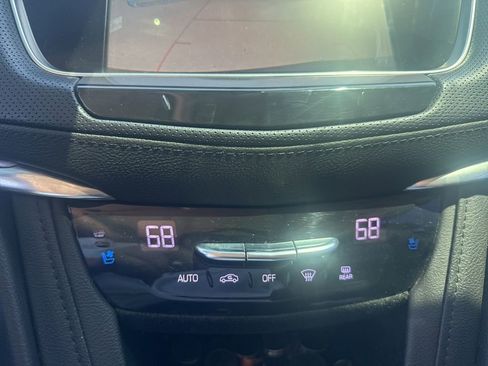 Used 2019 Cadillac XT5 Premium Luxury FWD image 12