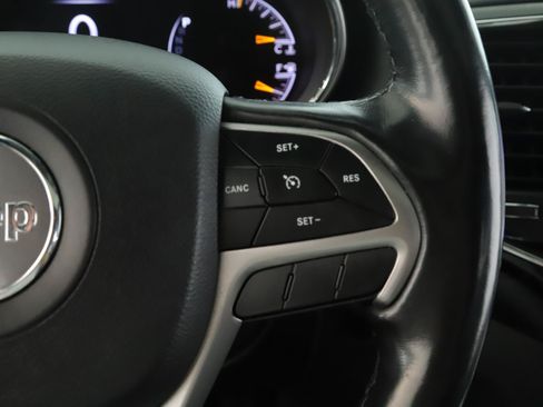 Used 2020 Jeep Grand Cherokee Altitude AWD/4WD image 10