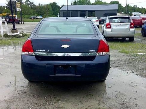 Used 2011 Chevrolet Impala LT image 4