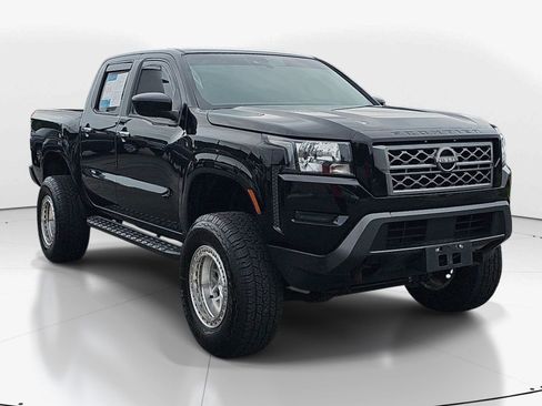 Used 2022 Nissan Frontier SV w/ Technology Package RWD image 2