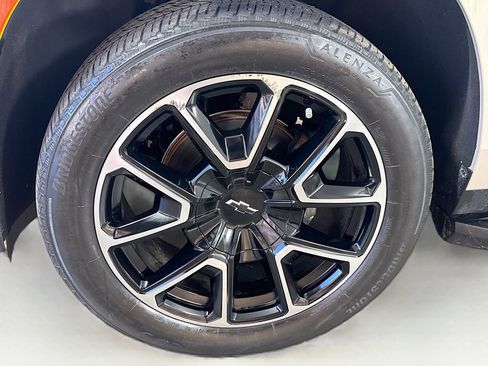 Used 2023 Chevrolet Suburban RST w/ Luxury Package image 40