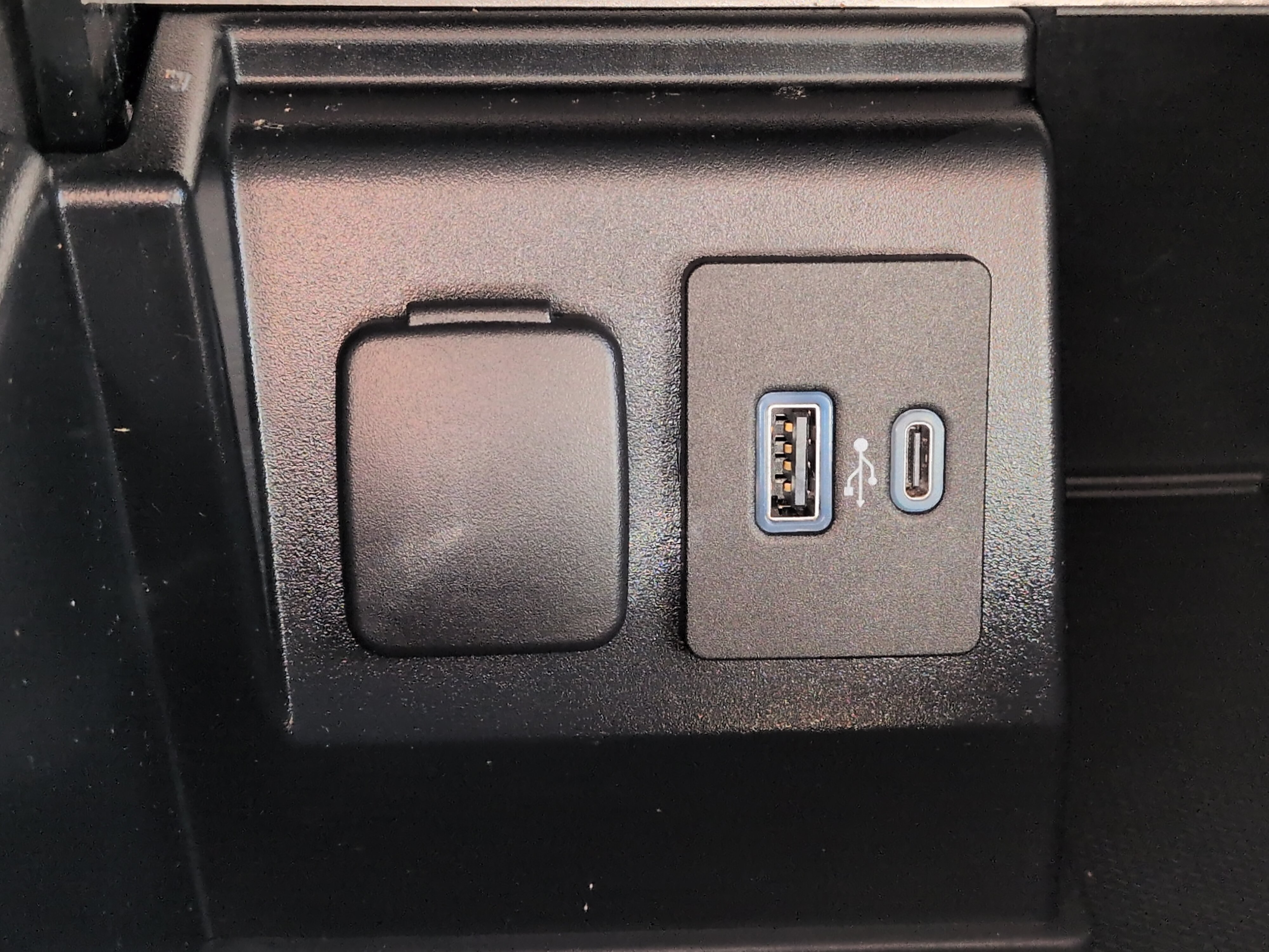 Used 2020 Ford Explorer Limited RWD image 20