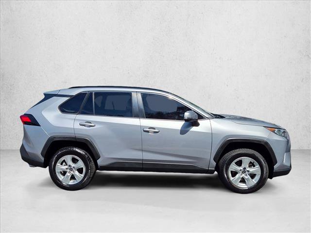 Used 2021 Toyota RAV4 XLE w/ Convenience Package FWD image 4