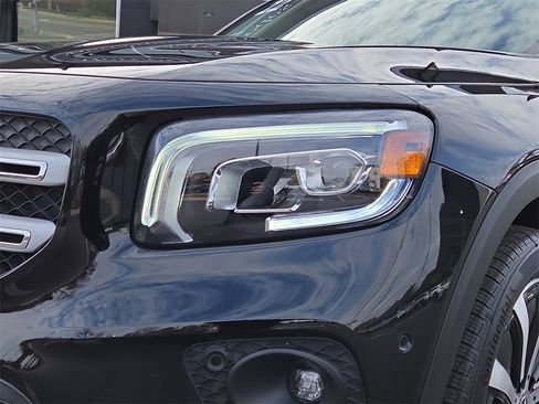 Certified 2022 Mercedes-Benz GLB 250 GLB 250 image 9