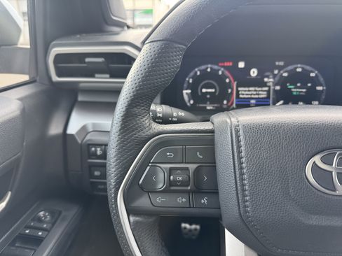 Certified 2025 Toyota Tacoma TRD Sport image 22