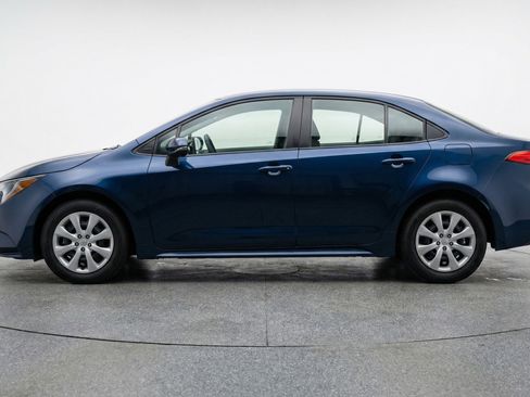 Used 2025 Toyota Corolla LE image 5