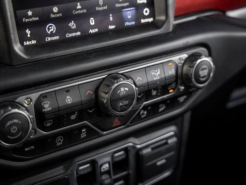 Used 2021 Jeep Wrangler Unlimited Rubicon AWD/4WD image 31