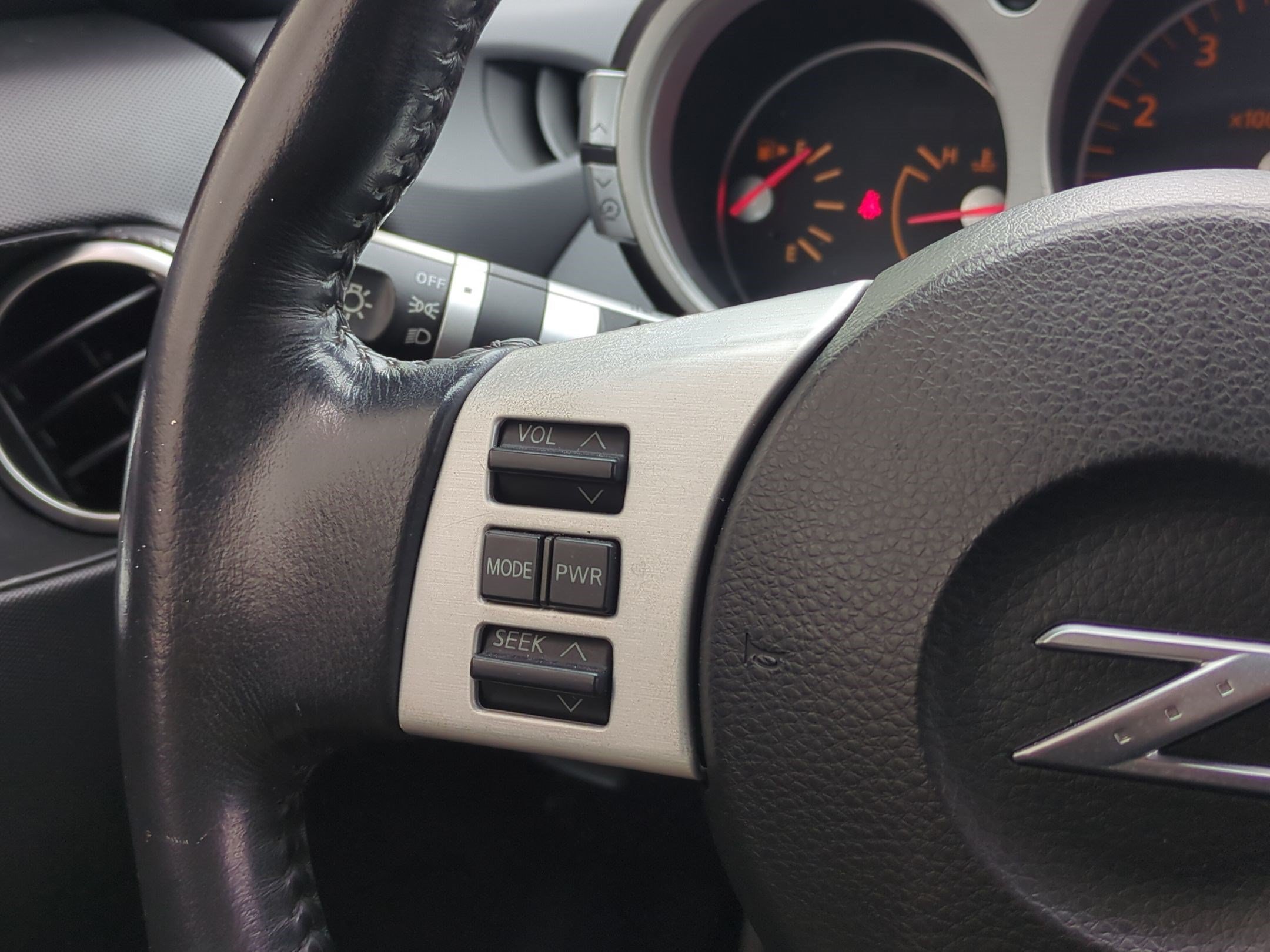 Used 2006 Nissan 350Z Grand Touring RWD image 19