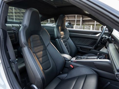 Certified 2022 Porsche 911 Turbo image 52