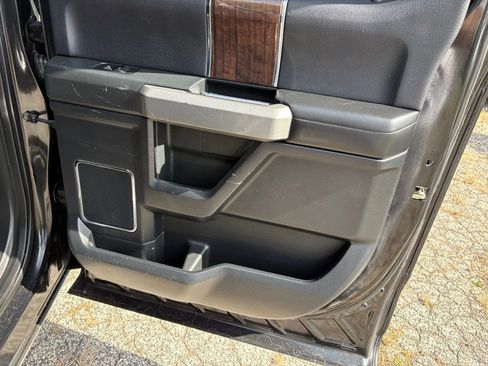 Used 2015 Ford F150 Platinum w/ Equipment Group 701A Luxury image 13