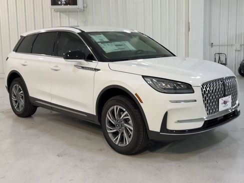 New 2026 Lincoln Corsair Premiere w/ Rear Removable Package Tray FWD image 3