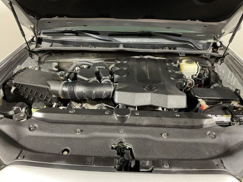 Used 2015 Toyota 4Runner SR5 image 7