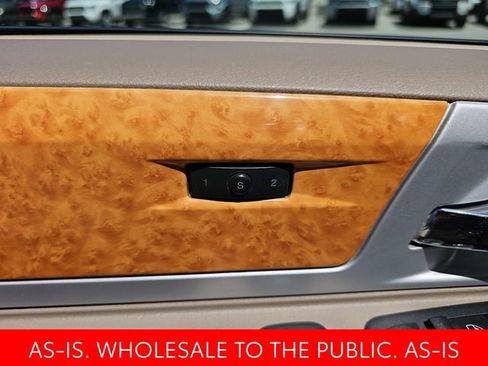 Used 2008 Chrysler Town & Country Limited w/ Entertainment Group #3 FWD image 13