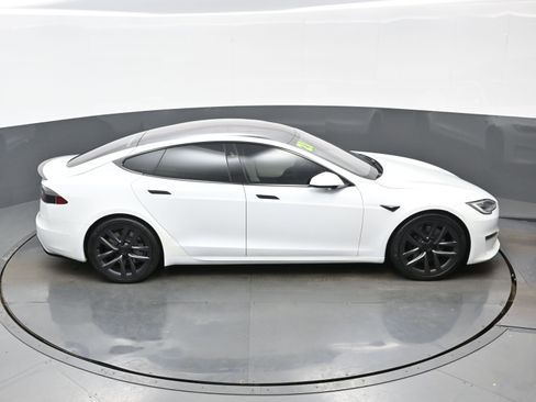 Used 2021 Tesla Model S Plaid image 39