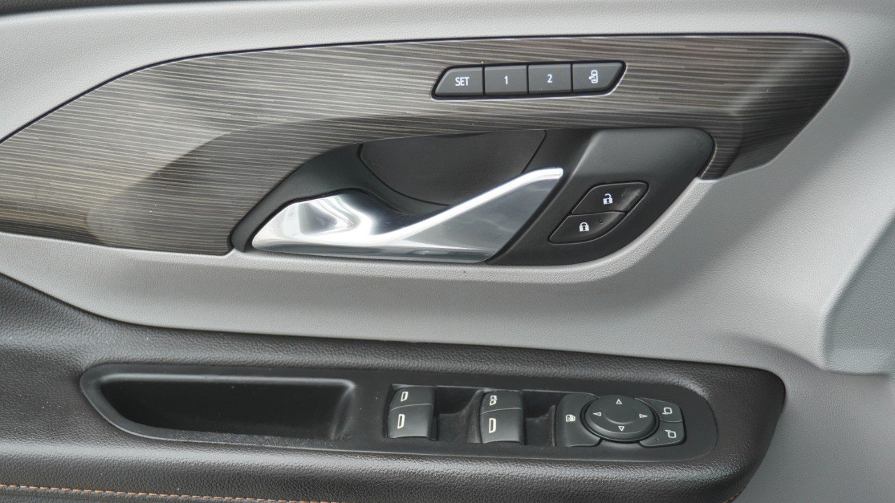 Used 2020 GMC Terrain SLT w/ Preferred Package FWD image 22