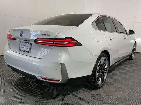 Certified 2024 BMW i5 eDrive40i w/ Premium Package image 4