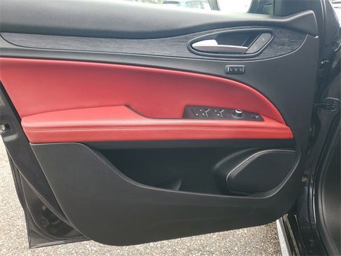 Used 2021 Alfa Romeo Stelvio Sprint w/ Nero Edizione image 17