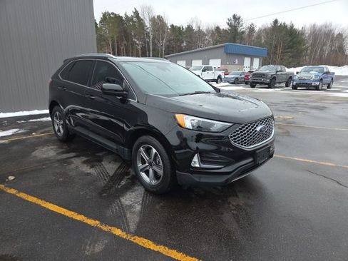 Used 2023 Ford Edge SEL w/ Convenience Package image 3