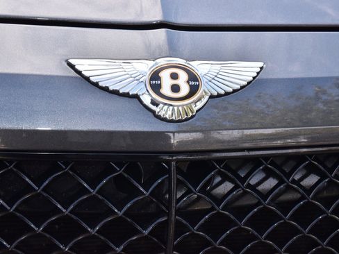 Used 2020 Bentley Bentayga image 49