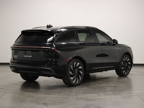 Used 2024 Lincoln Nautilus Reserve w/ Equipment Group 202A AWD/4WD image 8