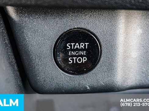 Used 2024 Nissan Rogue SL AWD/4WD image 47