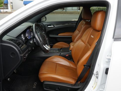 Used 2014 Chrysler 300 SRT8 w/ Leather Interior Group RWD image 18