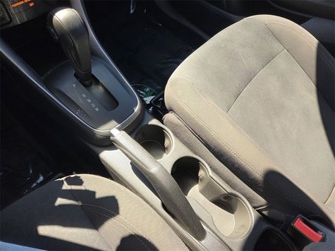 Used 2018 Chevrolet Trax LS image 25