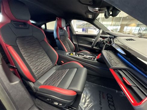 Used 2023 Audi RS e-tron GT image 27