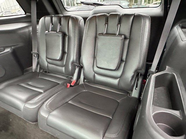 Used 2014 Ford Explorer XLT w/ Equipment Group 202A AWD/4WD image 33