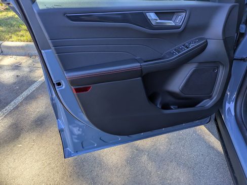 New 2026 Ford Escape ST-Line w/ Tech Pack #1 image 9